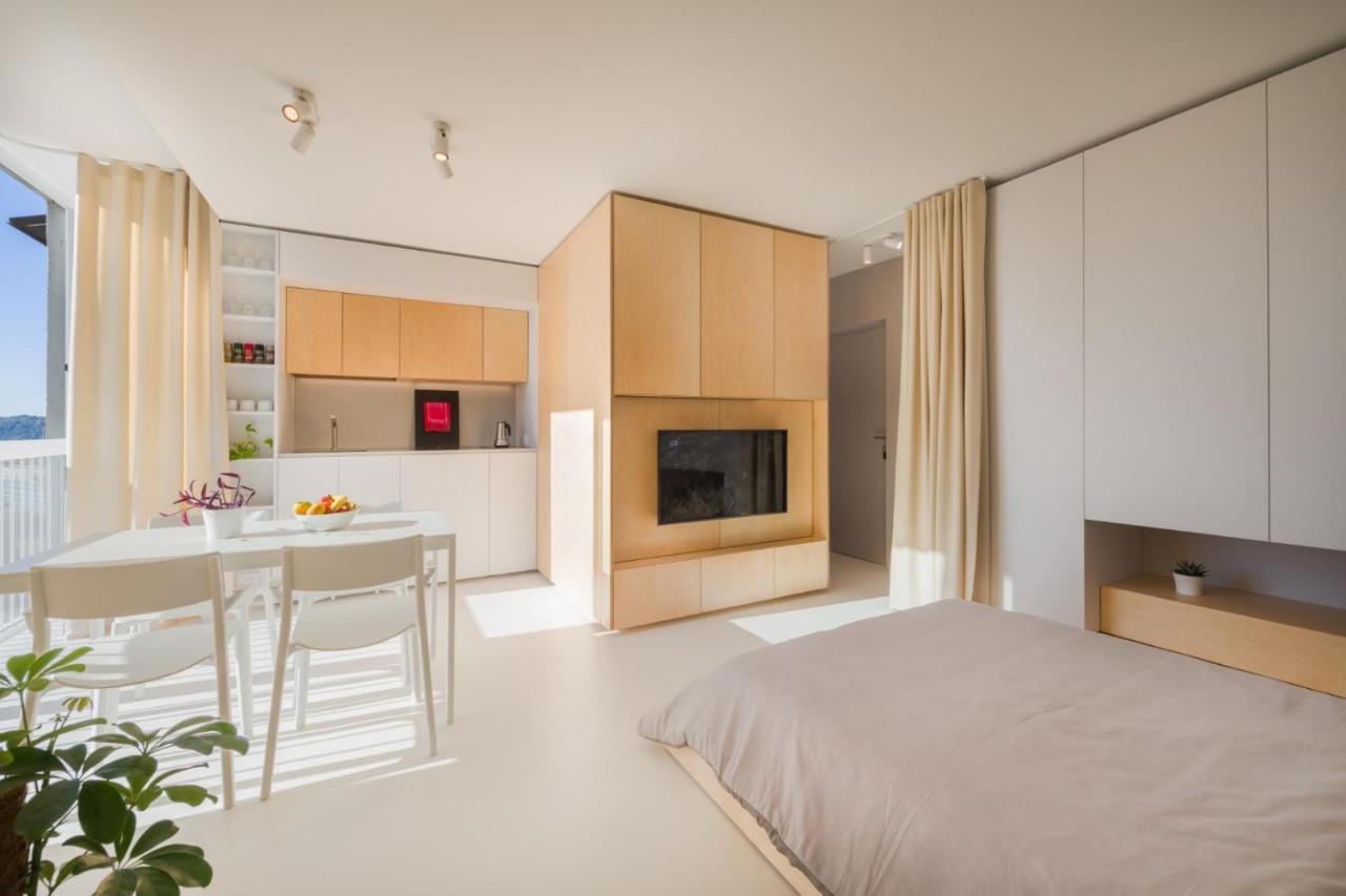 Elegant Studio Apartment With Panoramic View Nova Gorica Luaran gambar