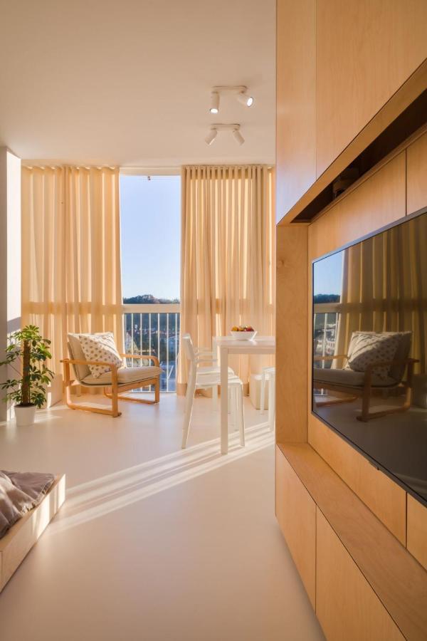 Elegant Studio Apartment With Panoramic View Nova Gorica Luaran gambar